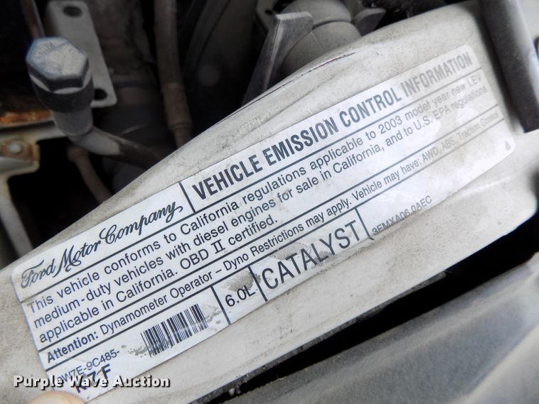 image for item DG2589 2003 Ford F250 Super Duty  utility bed pickup truck