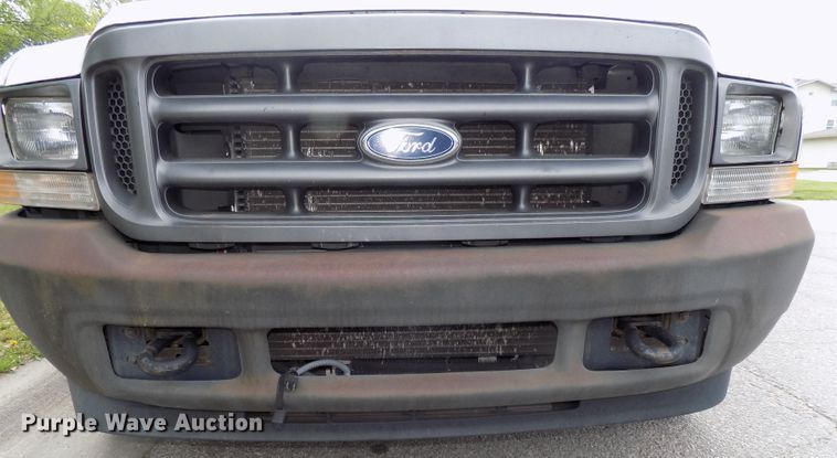 image for item DG2589 2003 Ford F250 Super Duty  utility bed pickup truck