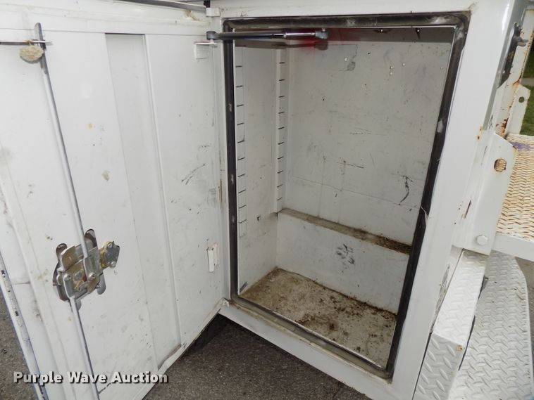 image for item DG2589 2003 Ford F250 Super Duty  utility bed pickup truck