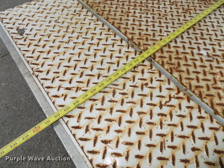 image for item DG2589 2003 Ford F250 Super Duty  utility bed pickup truck