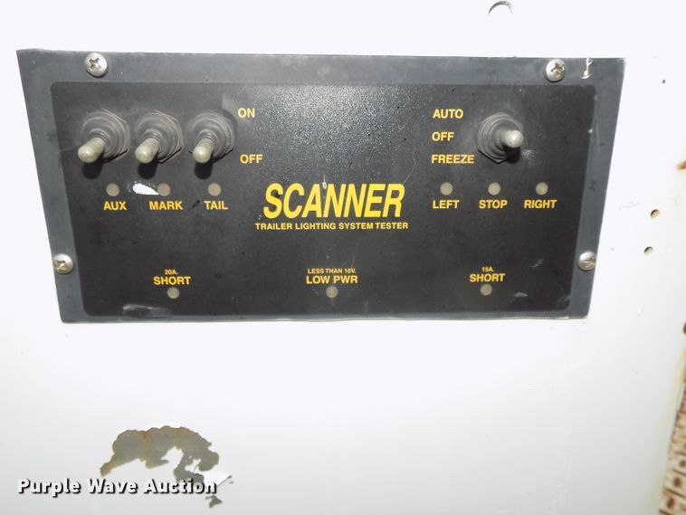 image for item DG2589 2003 Ford F250 Super Duty  utility bed pickup truck