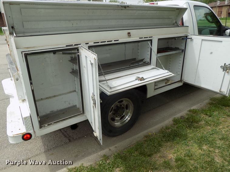 image for item DG2589 2003 Ford F250 Super Duty  utility bed pickup truck