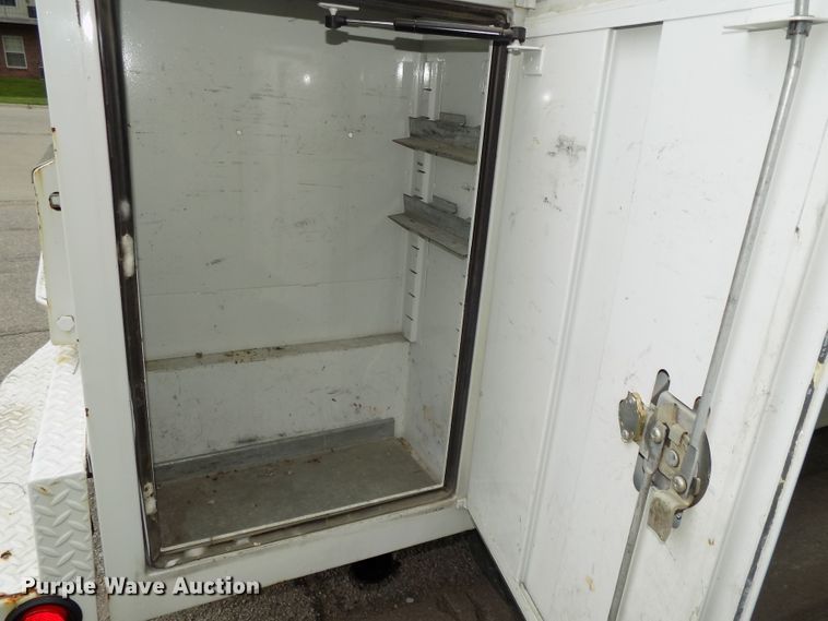 image for item DG2589 2003 Ford F250 Super Duty  utility bed pickup truck