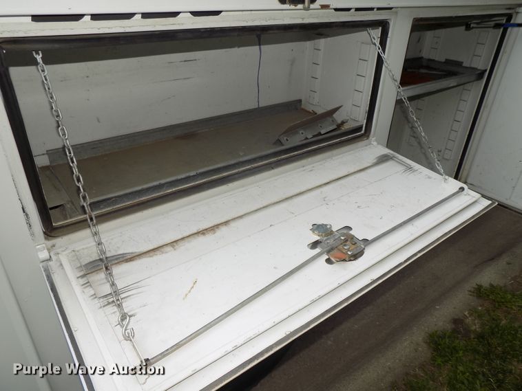 image for item DG2589 2003 Ford F250 Super Duty  utility bed pickup truck