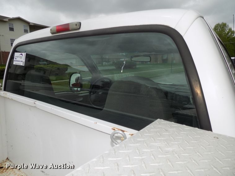 image for item DG2589 2003 Ford F250 Super Duty  utility bed pickup truck