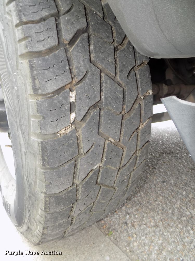 image for item DG2589 2003 Ford F250 Super Duty  utility bed pickup truck