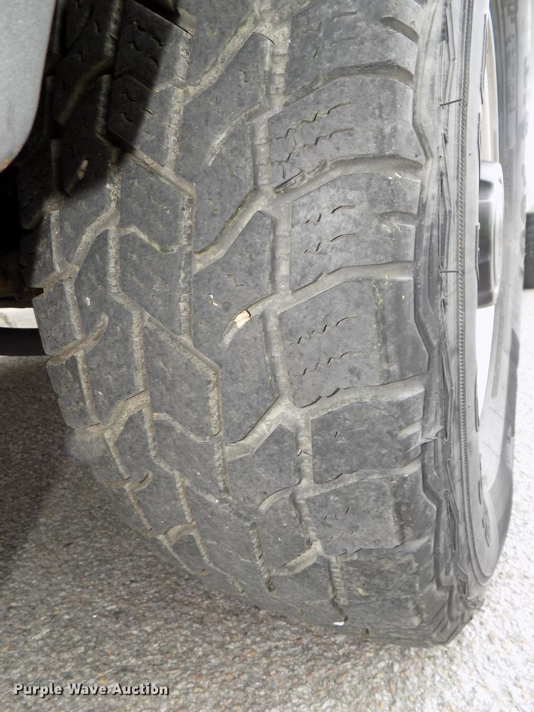 image for item DG2589 2003 Ford F250 Super Duty  utility bed pickup truck