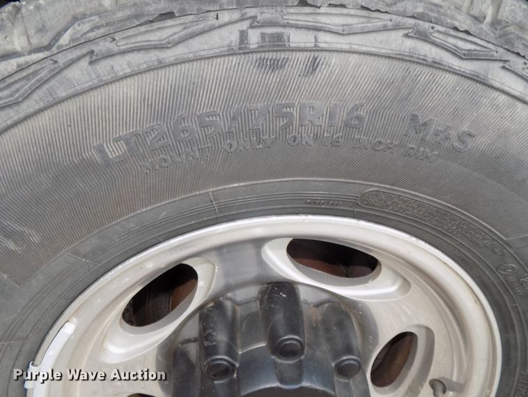 image for item DG2589 2003 Ford F250 Super Duty  utility bed pickup truck