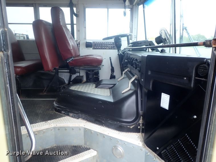 image for item DG3199 2000 Blue Bird TC2000 school bus