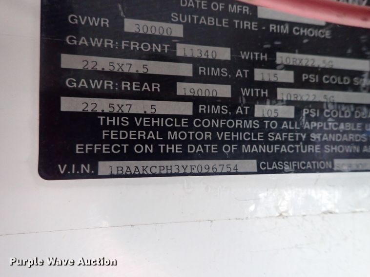 image for item DG3199 2000 Blue Bird TC2000 school bus