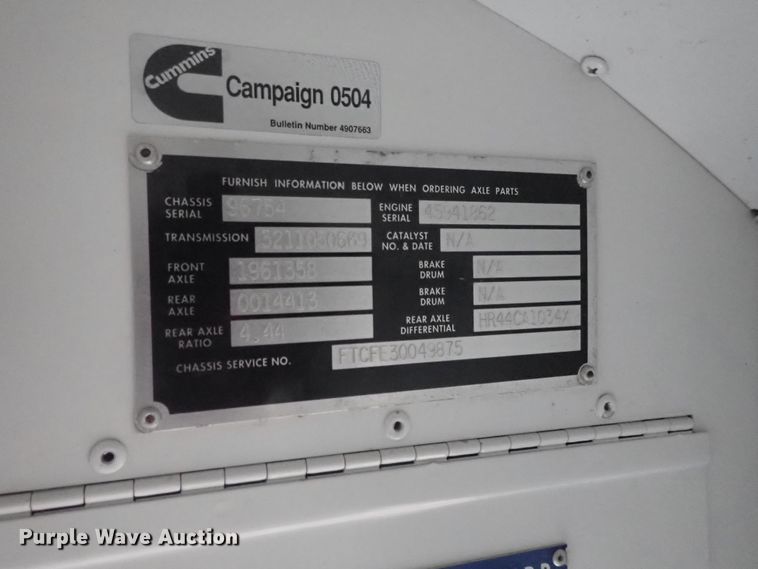 image for item DG3199 2000 Blue Bird TC2000 school bus