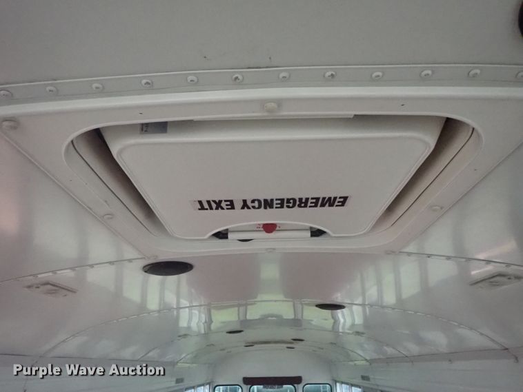 image for item DG3199 2000 Blue Bird TC2000 school bus