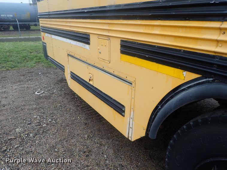 image for item DG3199 2000 Blue Bird TC2000 school bus