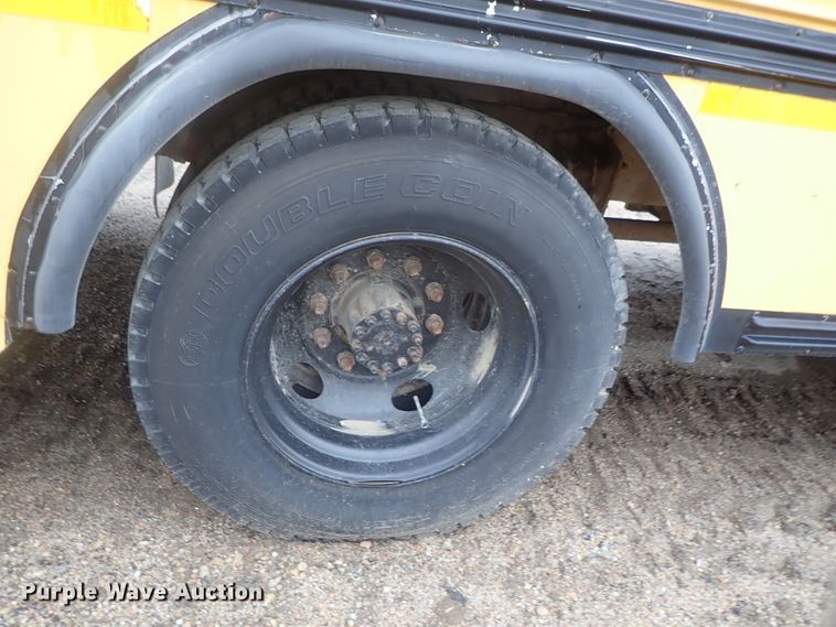 image for item DG3199 2000 Blue Bird TC2000 school bus