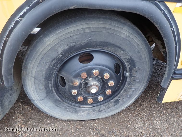 image for item DG3199 2000 Blue Bird TC2000 school bus