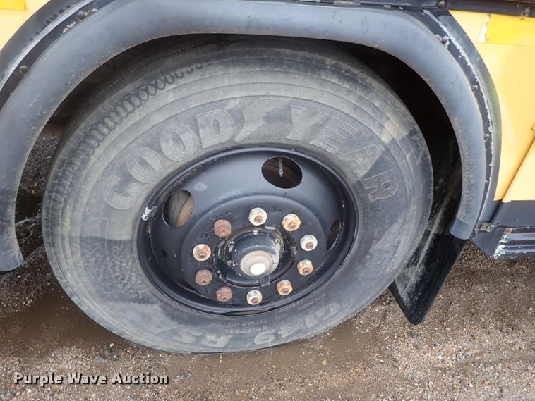 image for item DG3199 2000 Blue Bird TC2000 school bus