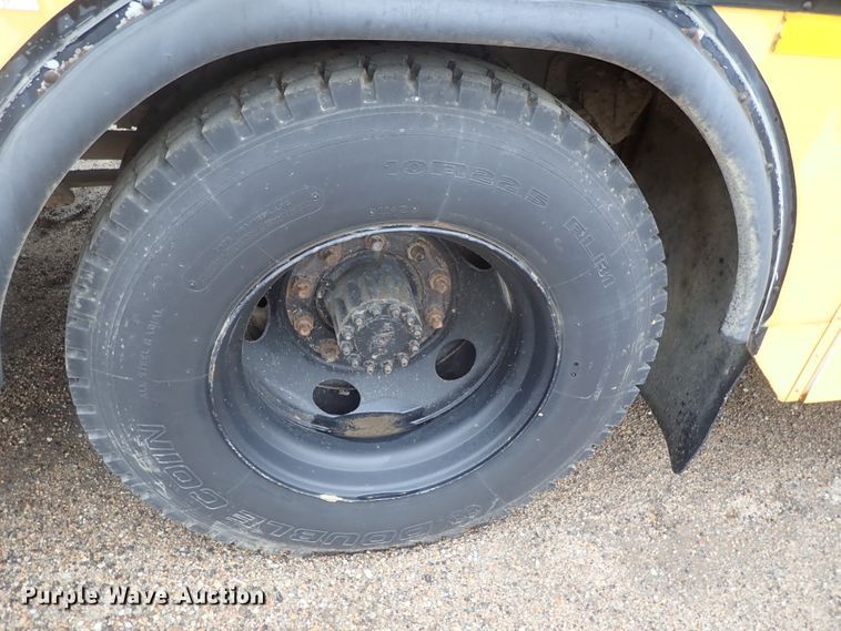 image for item DG3199 2000 Blue Bird TC2000 school bus