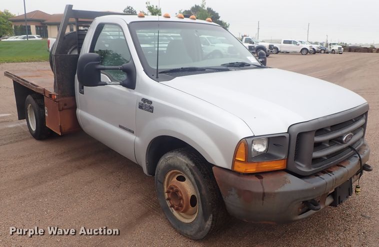 image for item DG3200 2000 Ford F350 Super Duty  flatbed pickup truck