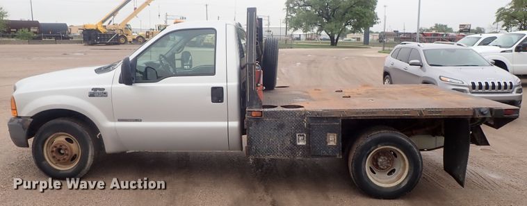 image for item DG3200 2000 Ford F350 Super Duty  flatbed pickup truck