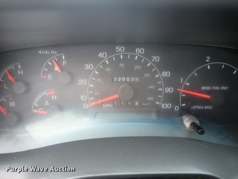 image for item DG3200 2000 Ford F350 Super Duty  flatbed pickup truck