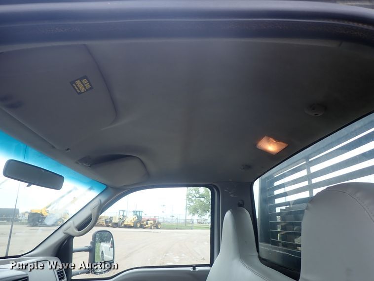 image for item DG3200 2000 Ford F350 Super Duty  flatbed pickup truck