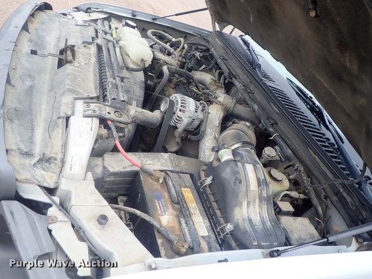 image for item DG3200 2000 Ford F350 Super Duty  flatbed pickup truck