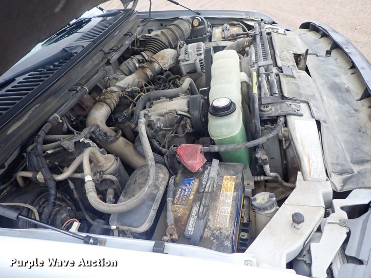 image for item DG3200 2000 Ford F350 Super Duty  flatbed pickup truck