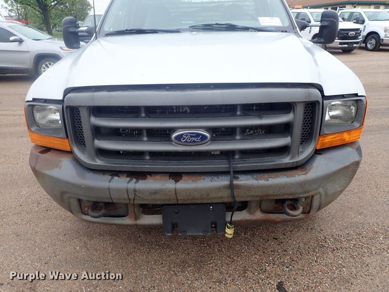 image for item DG3200 2000 Ford F350 Super Duty  flatbed pickup truck