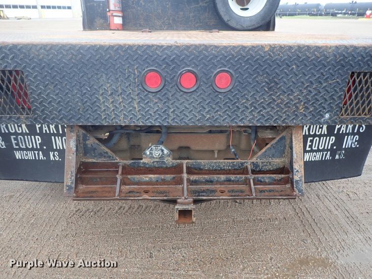 image for item DG3200 2000 Ford F350 Super Duty  flatbed pickup truck