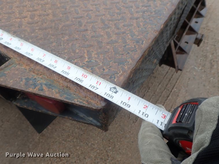 image for item DG3200 2000 Ford F350 Super Duty  flatbed pickup truck