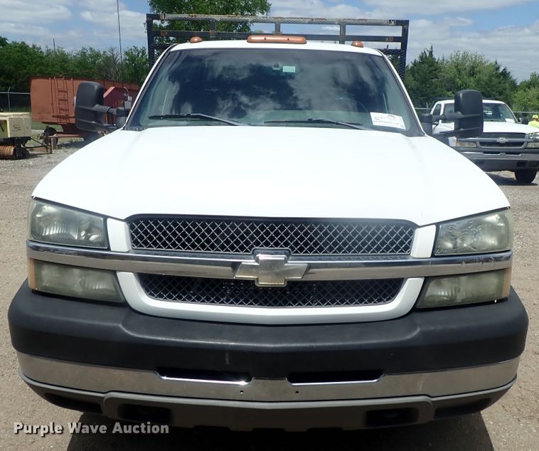 image for item DG3229 2004 Chevrolet Silverado 3500  Ext. Cab flatbed pickup truck