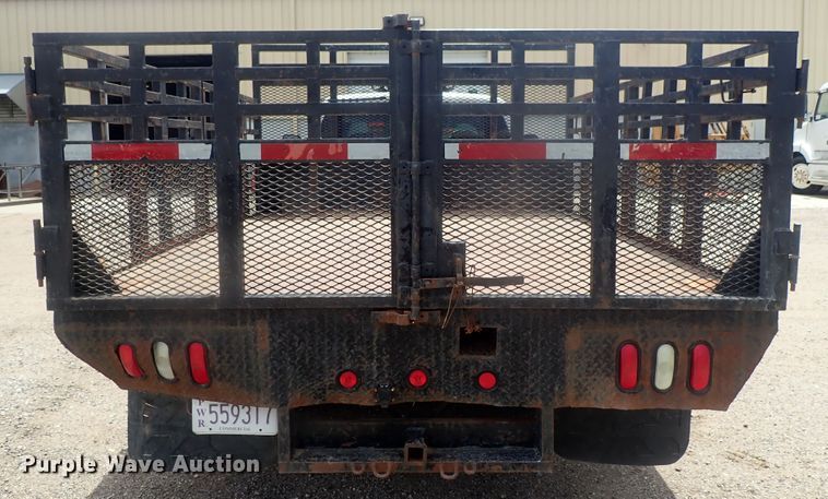 image for item DG3229 2004 Chevrolet Silverado 3500  Ext. Cab flatbed pickup truck