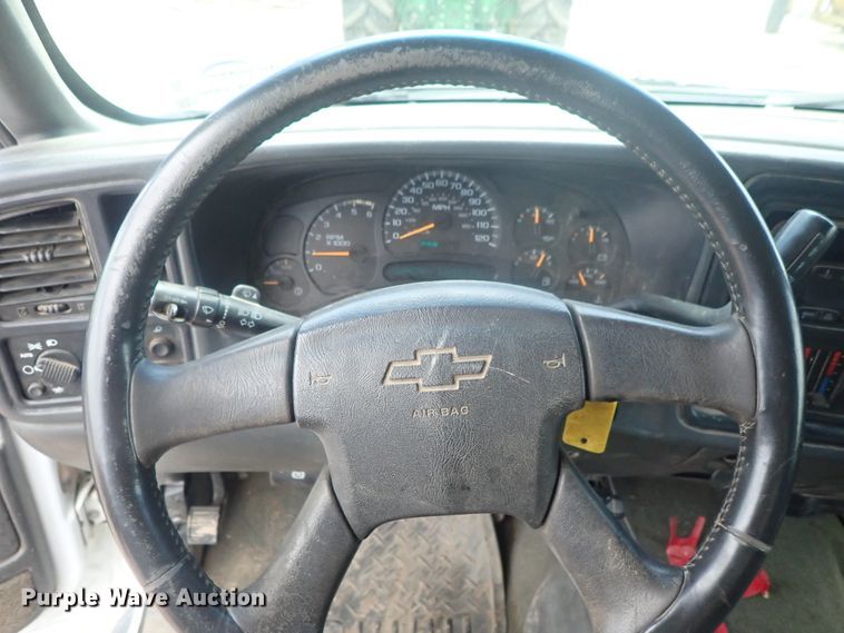 image for item DG3229 2004 Chevrolet Silverado 3500  Ext. Cab flatbed pickup truck