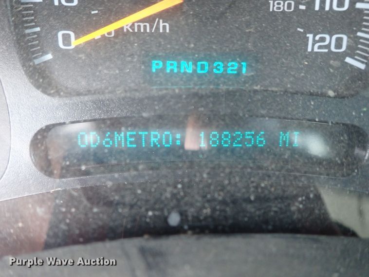 image for item DG3229 2004 Chevrolet Silverado 3500  Ext. Cab flatbed pickup truck