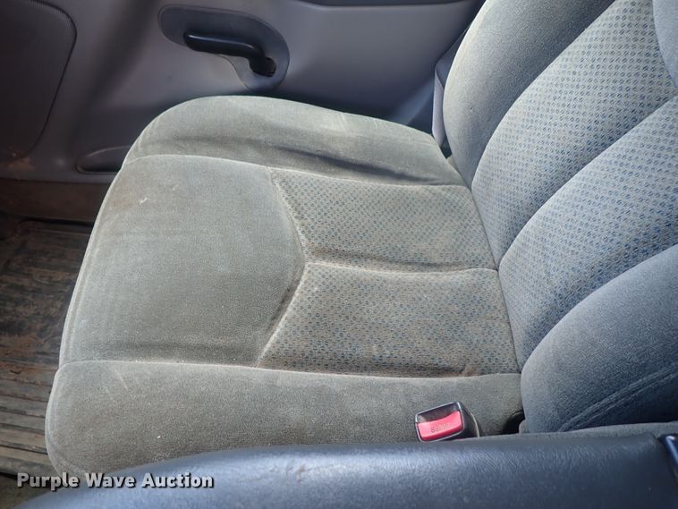 image for item DG3229 2004 Chevrolet Silverado 3500  Ext. Cab flatbed pickup truck