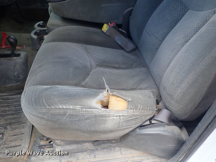 image for item DG3229 2004 Chevrolet Silverado 3500  Ext. Cab flatbed pickup truck