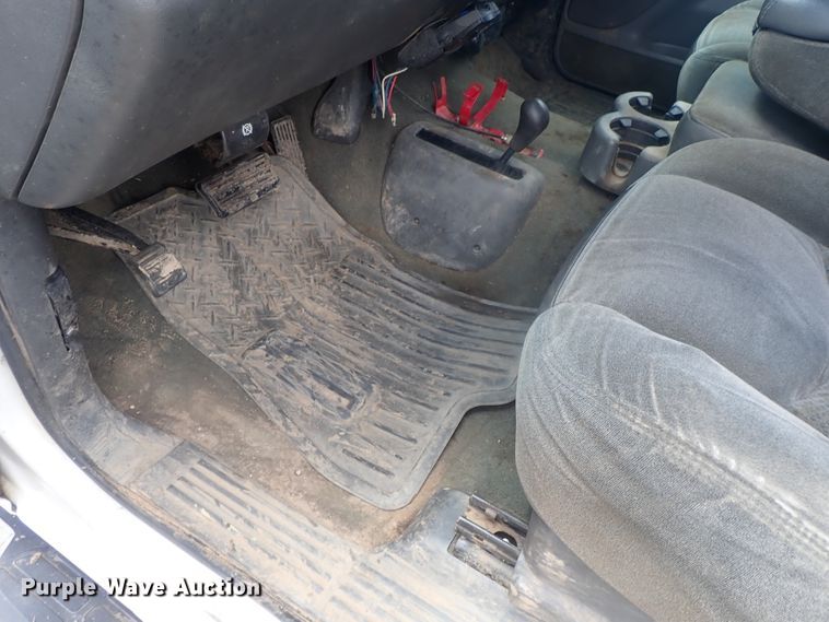 image for item DG3229 2004 Chevrolet Silverado 3500  Ext. Cab flatbed pickup truck