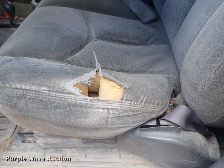 image for item DG3229 2004 Chevrolet Silverado 3500  Ext. Cab flatbed pickup truck