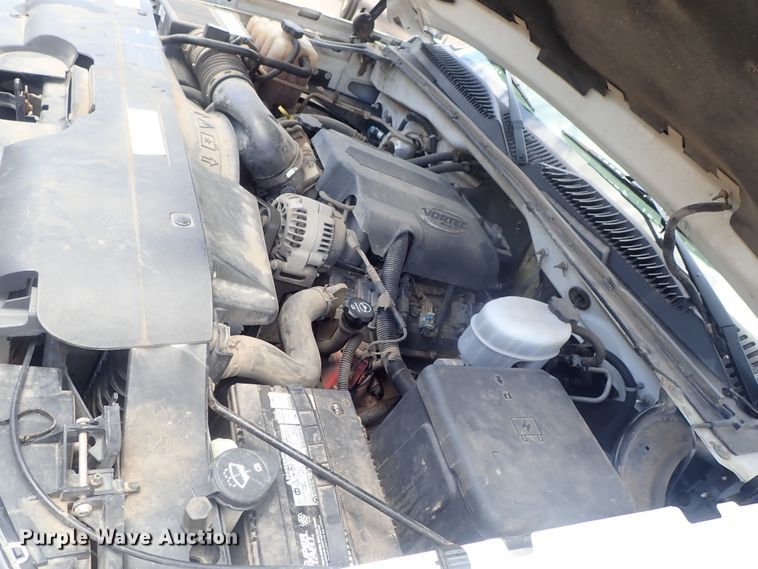 image for item DG3229 2004 Chevrolet Silverado 3500  Ext. Cab flatbed pickup truck