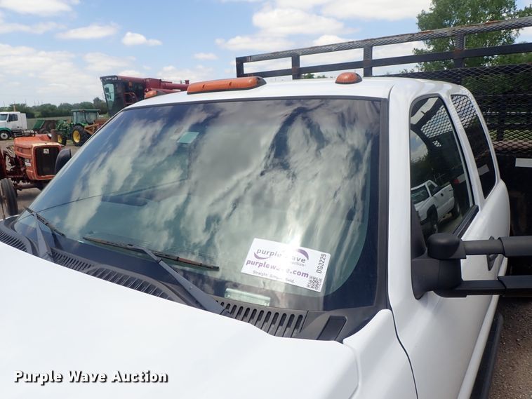 image for item DG3229 2004 Chevrolet Silverado 3500  Ext. Cab flatbed pickup truck