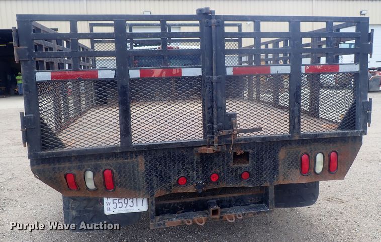 image for item DG3229 2004 Chevrolet Silverado 3500  Ext. Cab flatbed pickup truck