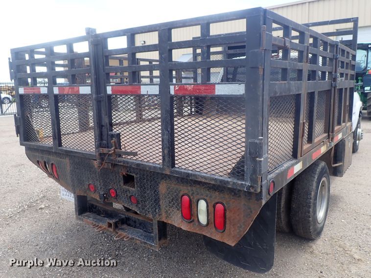 image for item DG3229 2004 Chevrolet Silverado 3500  Ext. Cab flatbed pickup truck