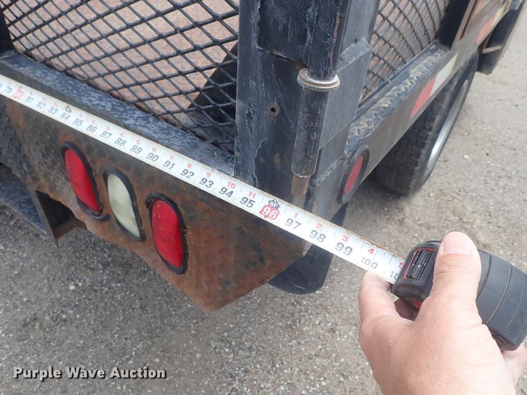 image for item DG3229 2004 Chevrolet Silverado 3500  Ext. Cab flatbed pickup truck