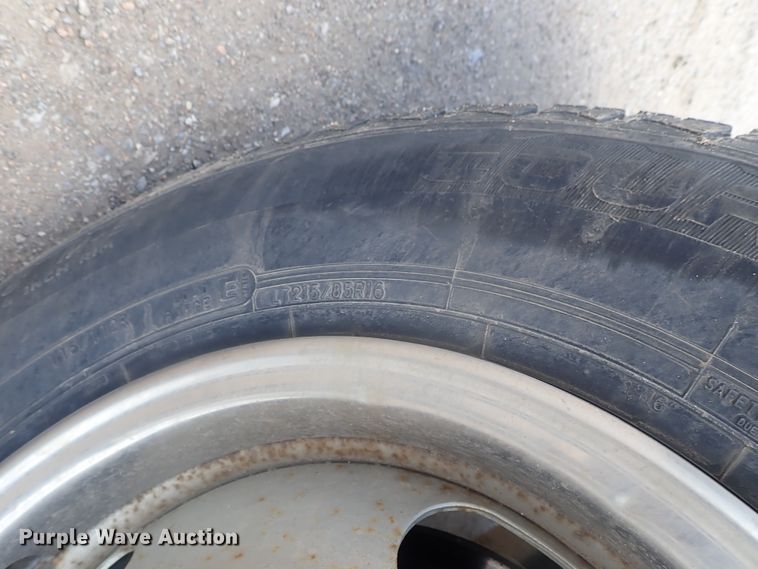 image for item DG3229 2004 Chevrolet Silverado 3500  Ext. Cab flatbed pickup truck