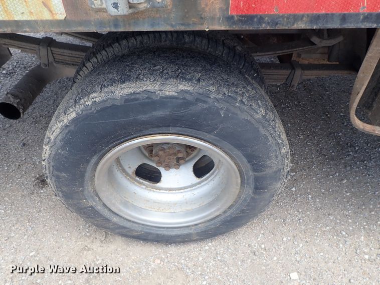 image for item DG3229 2004 Chevrolet Silverado 3500  Ext. Cab flatbed pickup truck