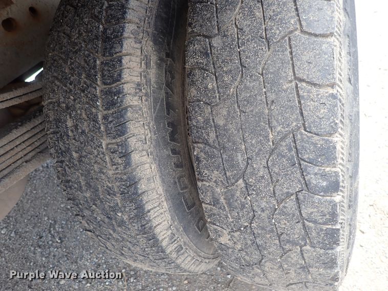 image for item DG3229 2004 Chevrolet Silverado 3500  Ext. Cab flatbed pickup truck