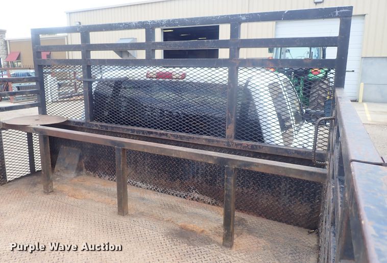 image for item DG3229 2004 Chevrolet Silverado 3500  Ext. Cab flatbed pickup truck