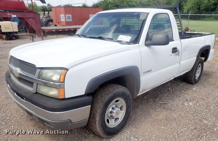 image for item DG3230 2003 Chevrolet Silverado 2500  pickup truck