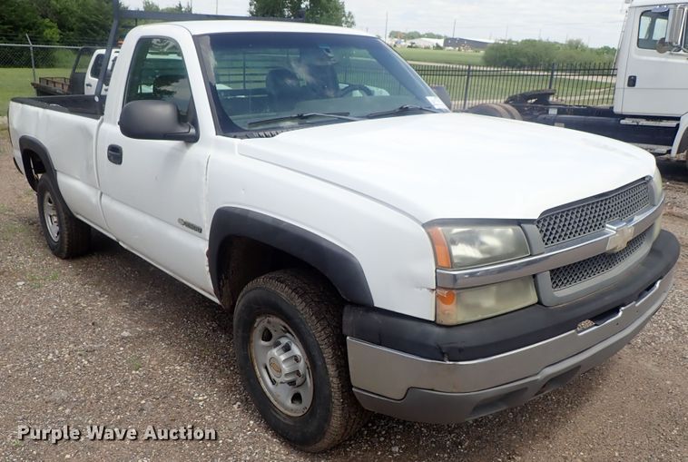 image for item DG3230 2003 Chevrolet Silverado 2500  pickup truck