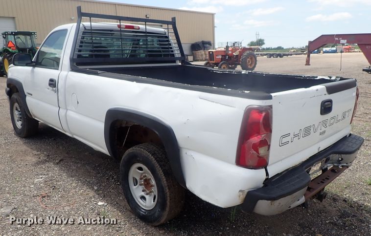 image for item DG3230 2003 Chevrolet Silverado 2500  pickup truck